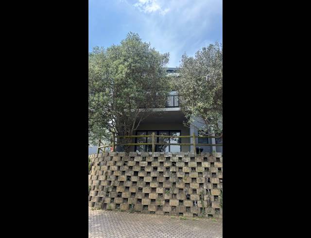 3 BEDROOM TOWNHOUSE FOR SALE IN PALM LAKES ESTATE